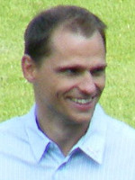 Akos Fuzi
